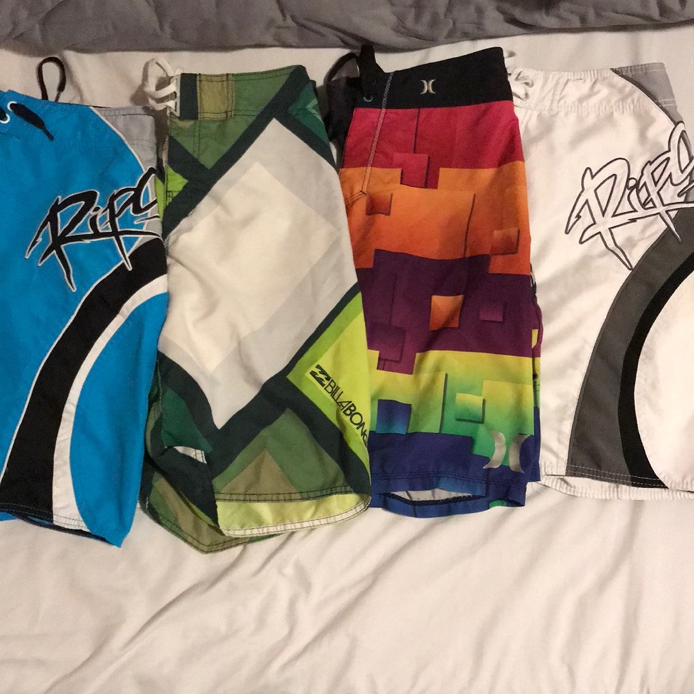 Men’s board shorts - Picture 2 of 2